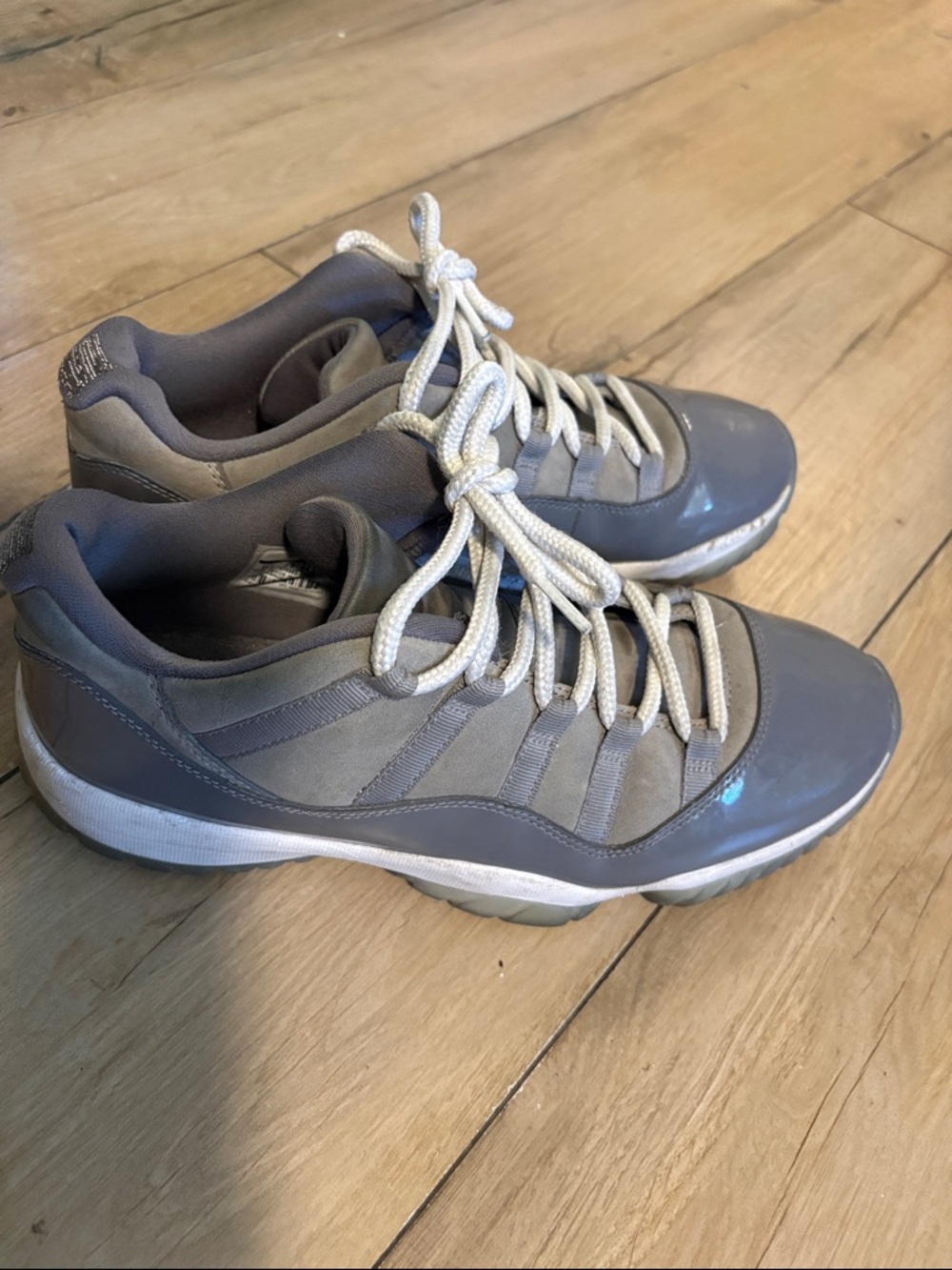 Jordan 11 Retro Low-Top Sneakers - Cool Grey